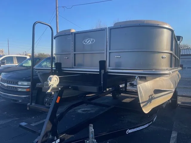 Slide: The Image of Bentley Pontoons 20LE 2023 - 7