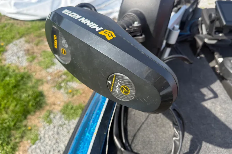 Slide: The Image of Minn Kota Ultrex motor on a 2006 Triton Tr-196 SC boat. - 9