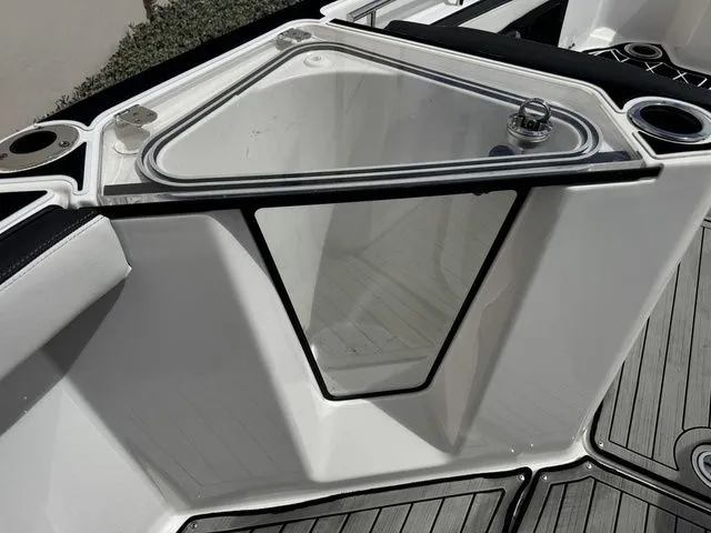 Slide: The Image of Yamaha 255 FSH Sport E 2021 - 16