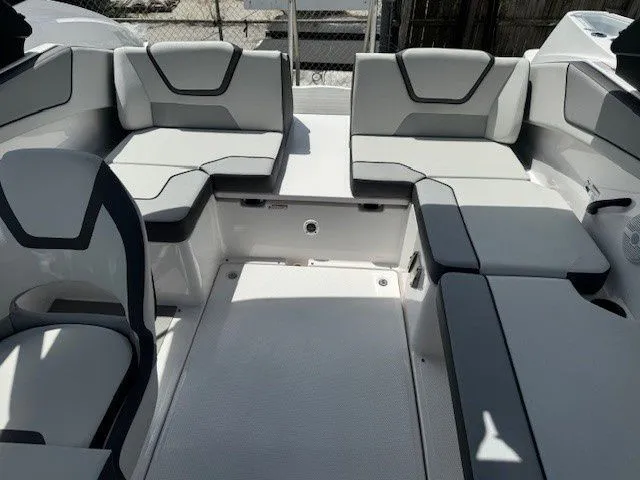 Slide: The Image of Yamaha AR220 2025 - 30