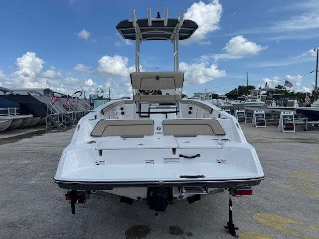 Slide: The Image of Yamaha 190 FSH Sport 2025 - 3