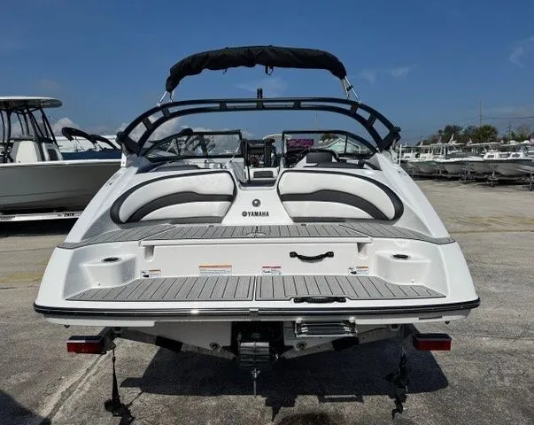 Slide: The Image of Yamaha AR195 2025 - 18