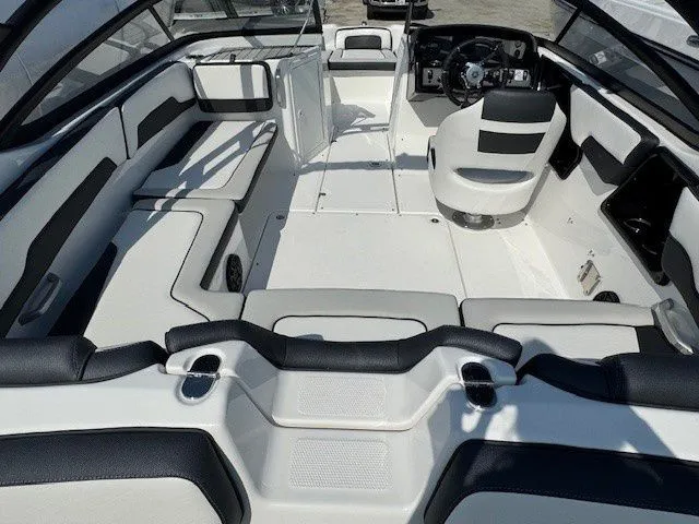 Slide: The Image of Yamaha AR195 2025 - 19