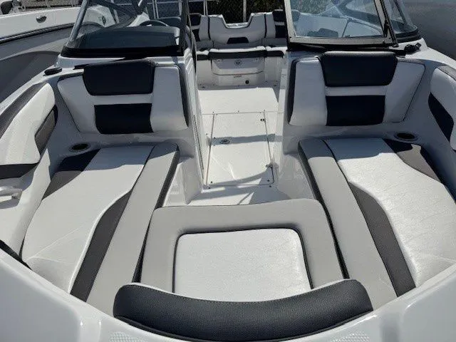 Slide: The Image of Yamaha AR195 2025 - 23