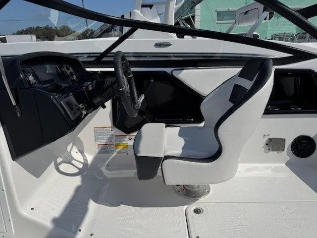 Slide: The Image of Yamaha AR195 2025 - 6