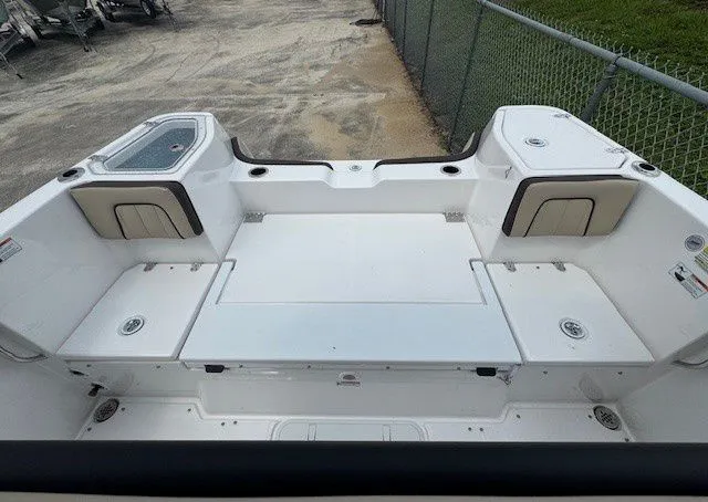 Slide: The Image of Yamaha 255 FSH Sport E 2025 - 4