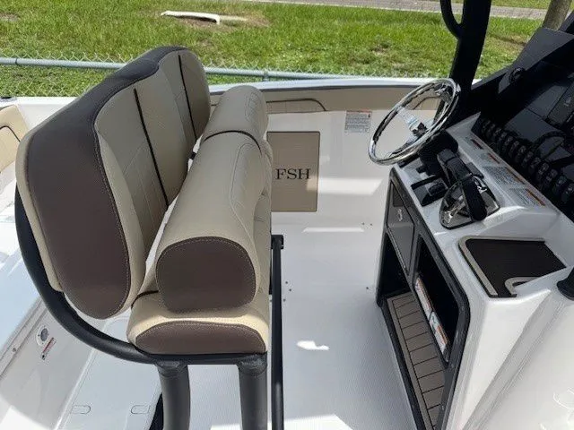 Slide: The Image of Yamaha 255 FSH Sport E 2025 - 6