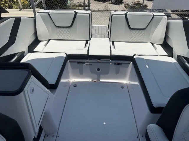 Slide: The Image of Yamaha 252SE 2025 - 5