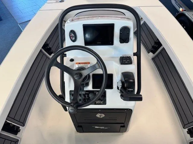 Slide: The Image of Maverick 18 HPX-V 2026 - 14