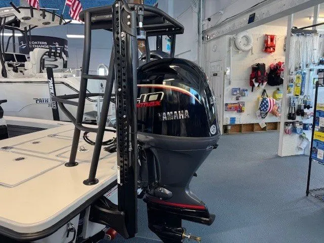 Slide: The Image of Maverick 18 HPX-V 2026 - 4