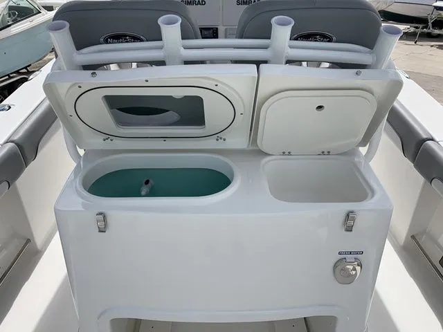 Slide: The Image of NauticStar 28 XS 2021 - 12