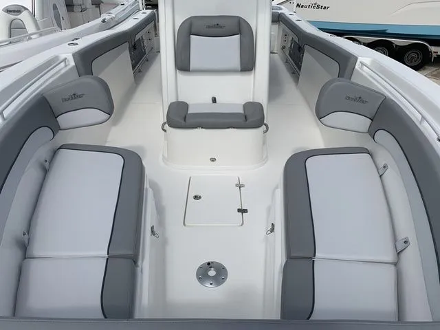 Slide: The Image of NauticStar 28 XS 2021 - 52