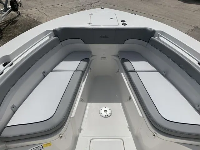Slide: The Image of NauticStar 28 XS 2021 - 9