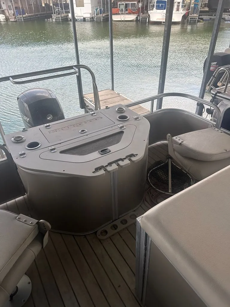 Slide: The Image of South Bay 524FCR 2015 - 4