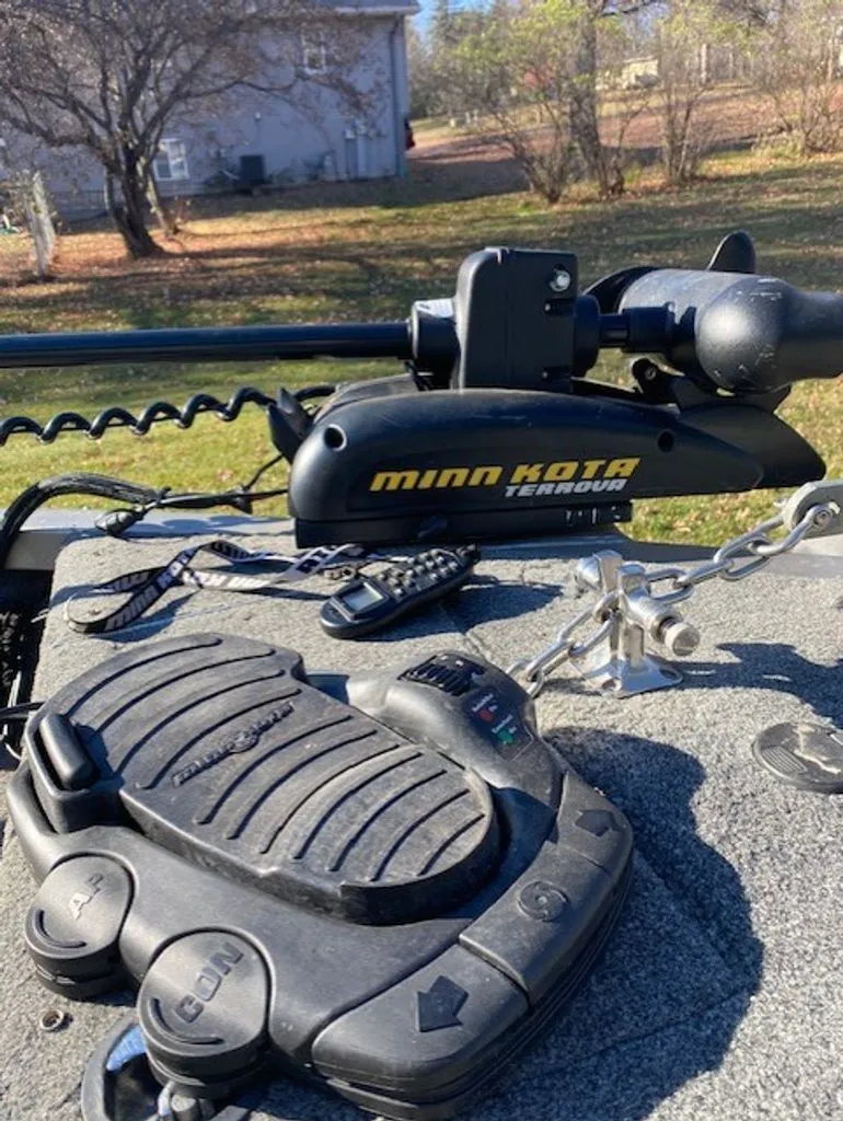 Slide: The Image of Crestliner 1650 Fish Hawk 2013 - 21