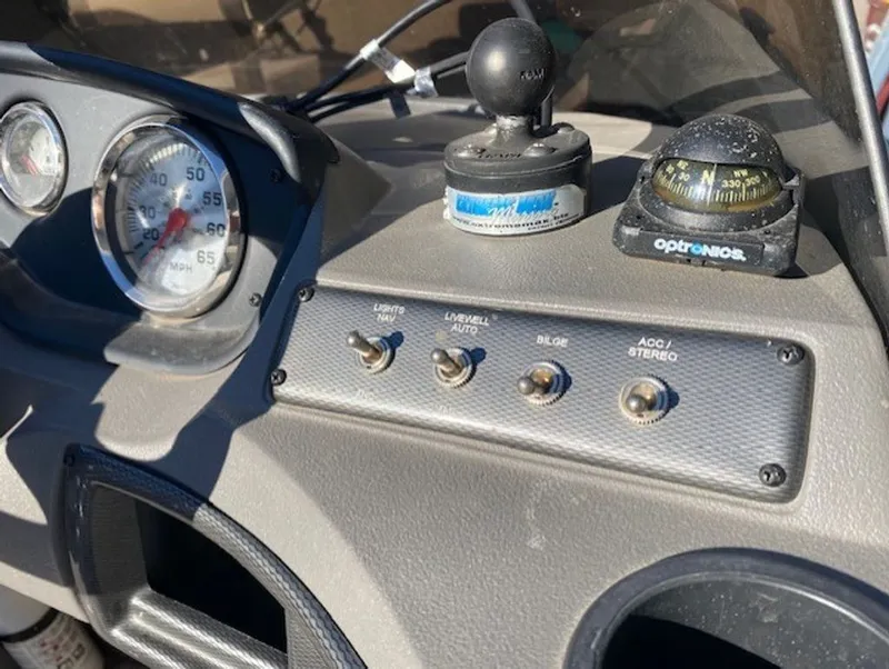 Slide: The Image of Crestliner 1650 Fish Hawk 2013 - 4