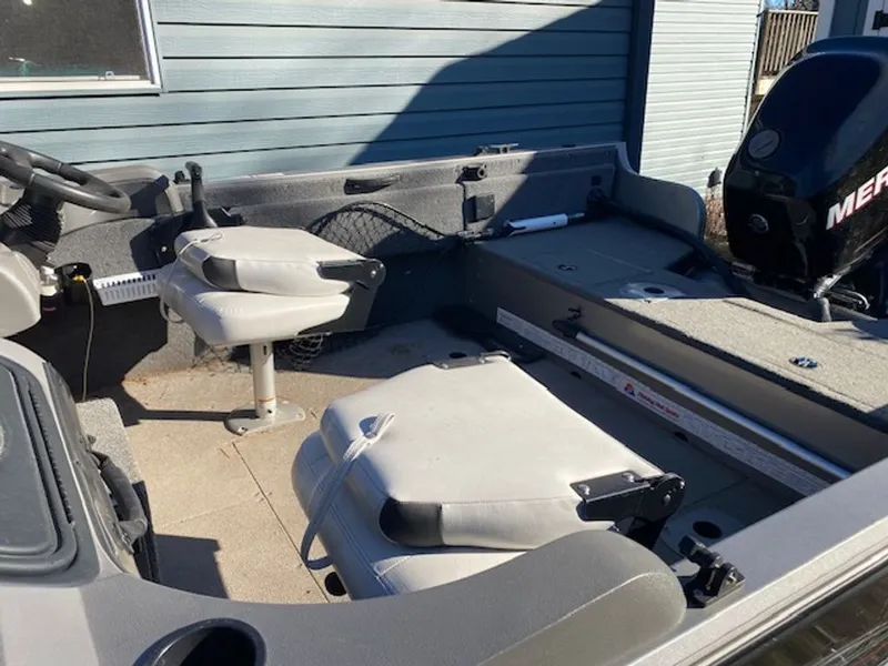 Slide: The Image of Crestliner 1650 Fish Hawk 2013 - 7