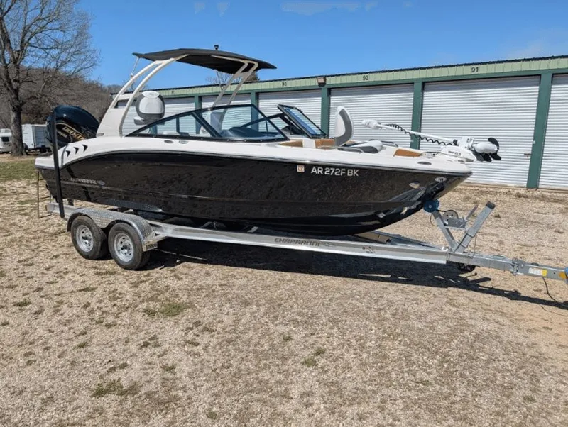 The Image of Chaparral 21 SSi 2026 - undefined