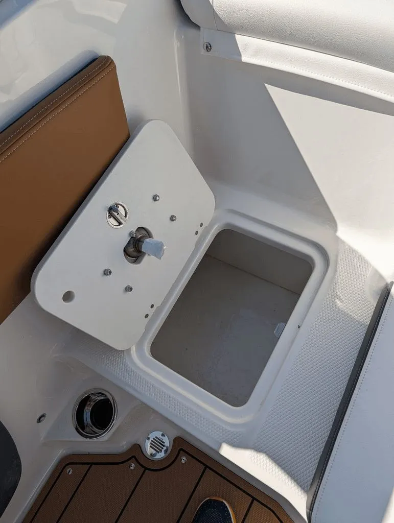 Slide: The Image of Chaparral 21 SSi 2026 - 10