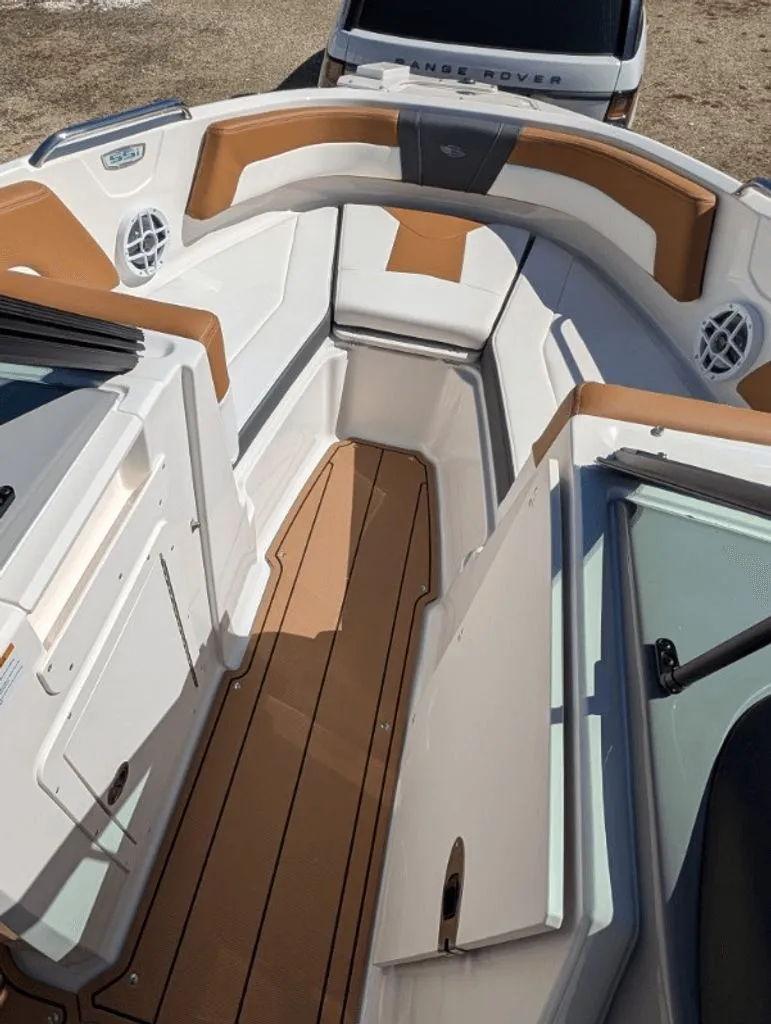 Slide: The Image of Chaparral 21 SSi 2026 - 11