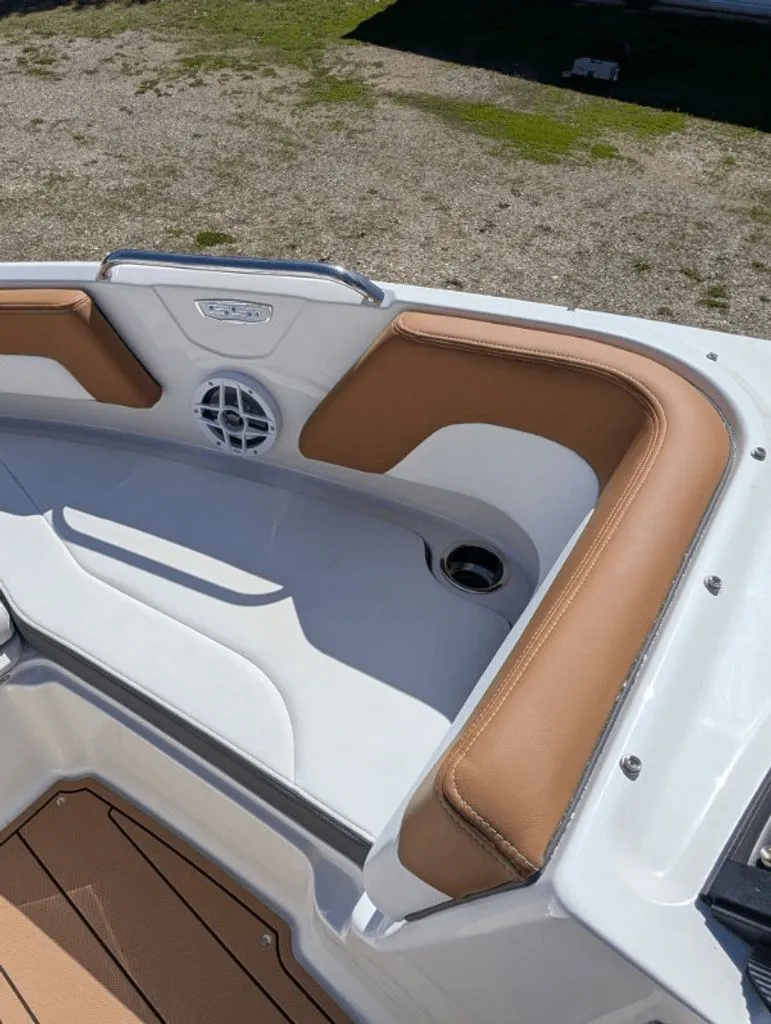 Slide: The Image of Chaparral 21 SSi 2026 - 12