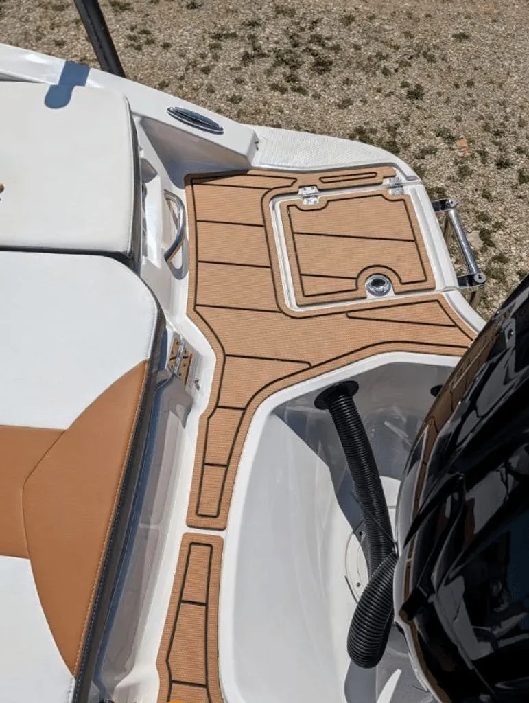 Slide: The Image of Chaparral 21 SSi 2026 - 13