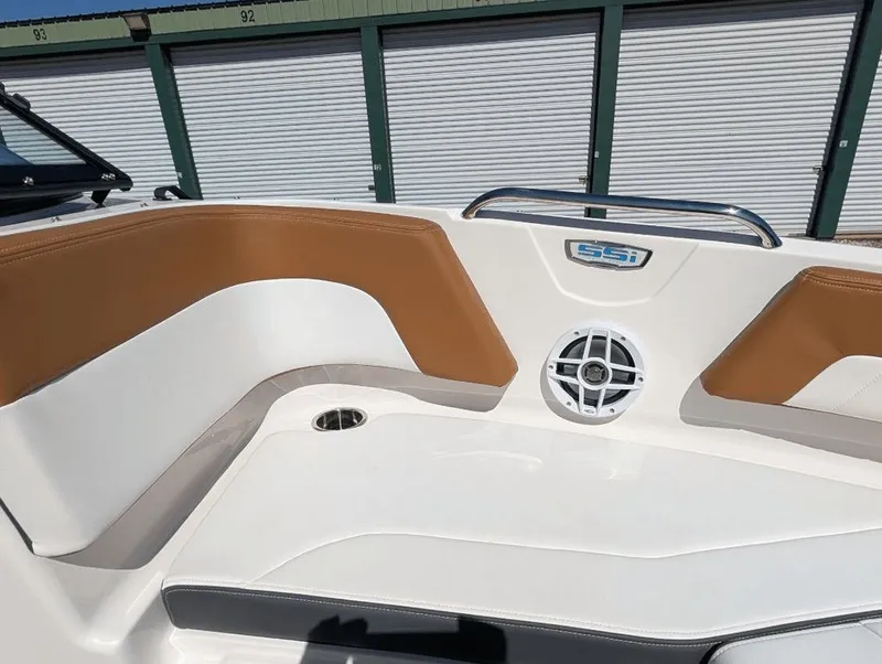 Slide: The Image of Chaparral 21 SSi 2026 - 8