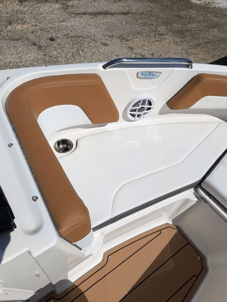 Slide: The Image of Chaparral 21 SSi 2026 - 9