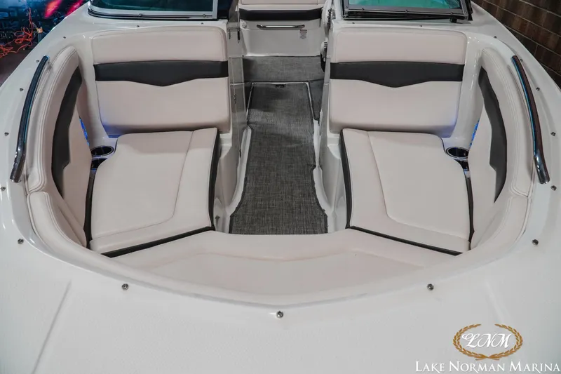 Slide: The Image of 2017 Chaparral 246 SSi boat interior with spacious seating at Lake Norman Marina. - 5