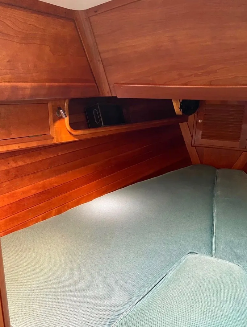 Slide: The Image of Able 42 Custom Yacht 1990 - 16