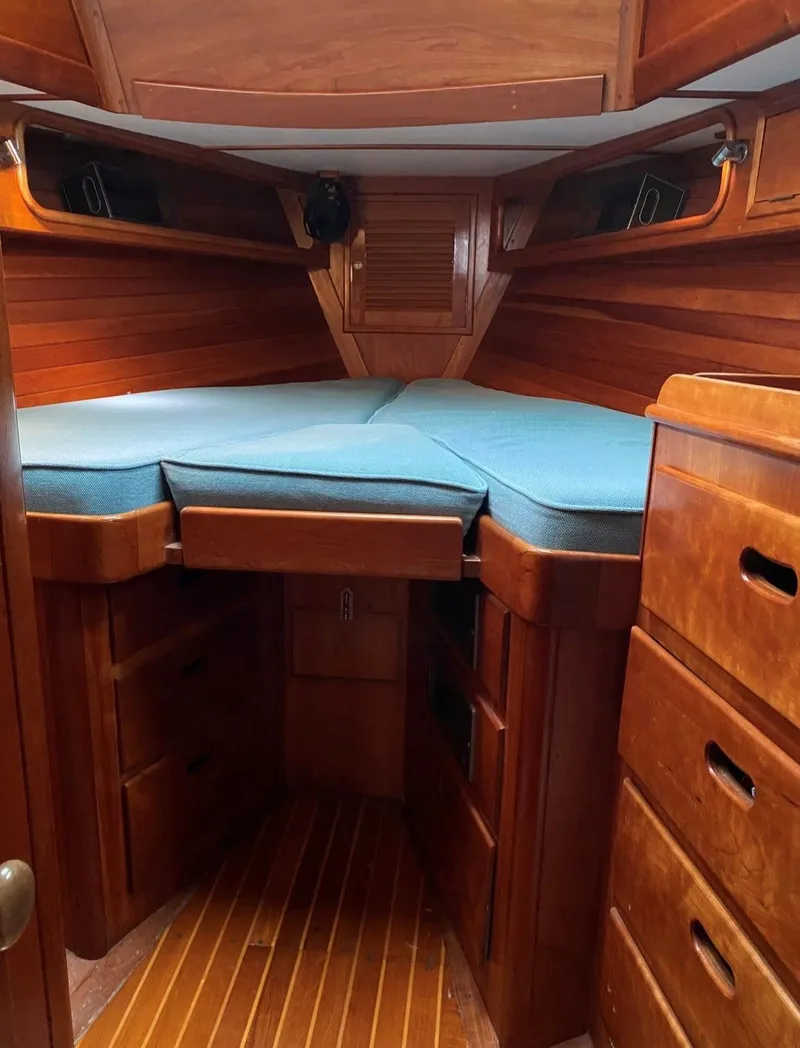 Slide: The Image of Able 42 Custom Yacht 1990 - 18