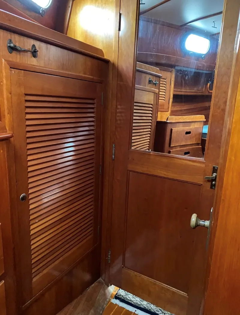 Slide: The Image of Able 42 Custom Yacht 1990 - 20