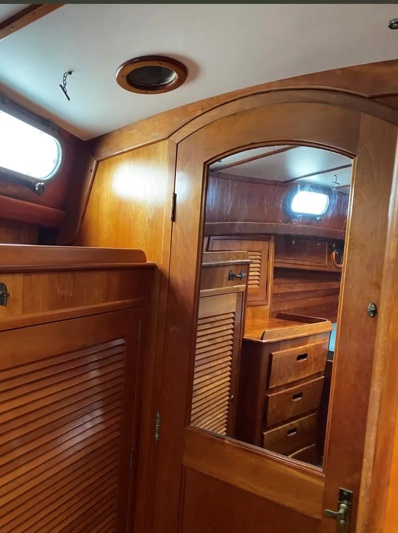 Slide: The Image of Able 42 Custom Yacht 1990 - 26