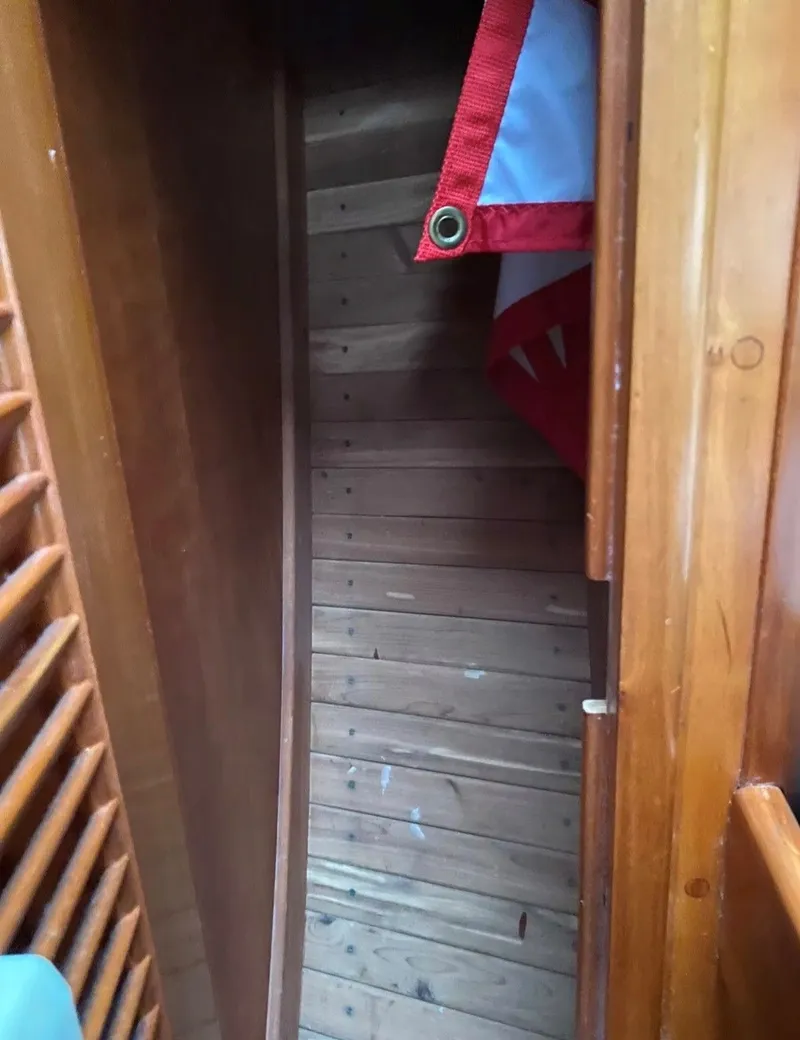 Slide: The Image of Able 42 Custom Yacht 1990 - 27