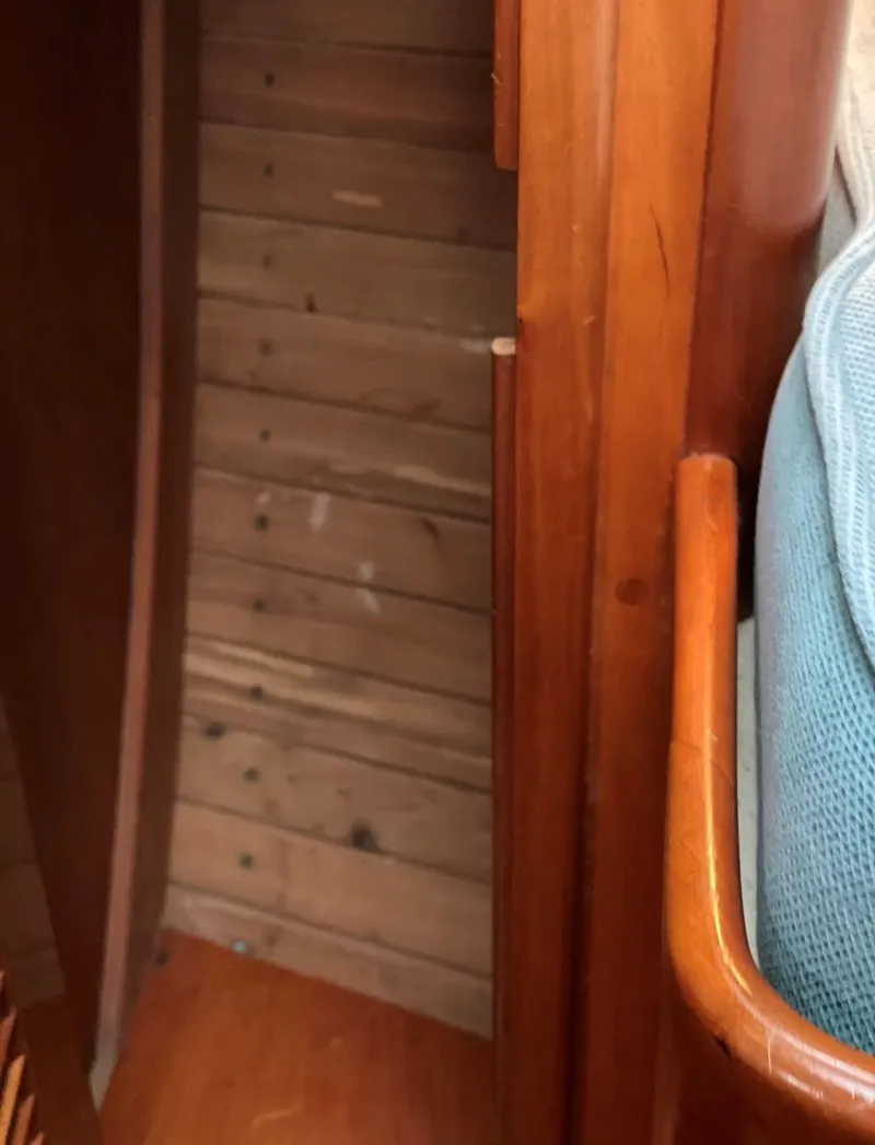 Slide: The Image of Able 42 Custom Yacht 1990 - 30