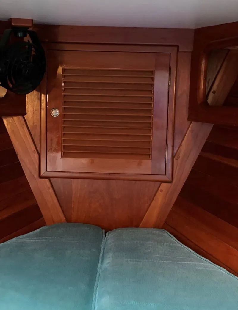 Slide: The Image of Able 42 Custom Yacht 1990 - 34