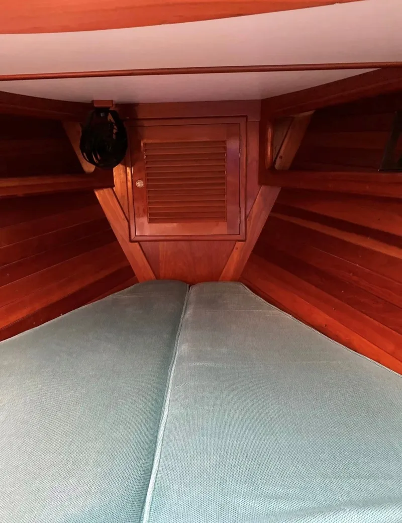 Slide: The Image of Able 42 Custom Yacht 1990 - 35