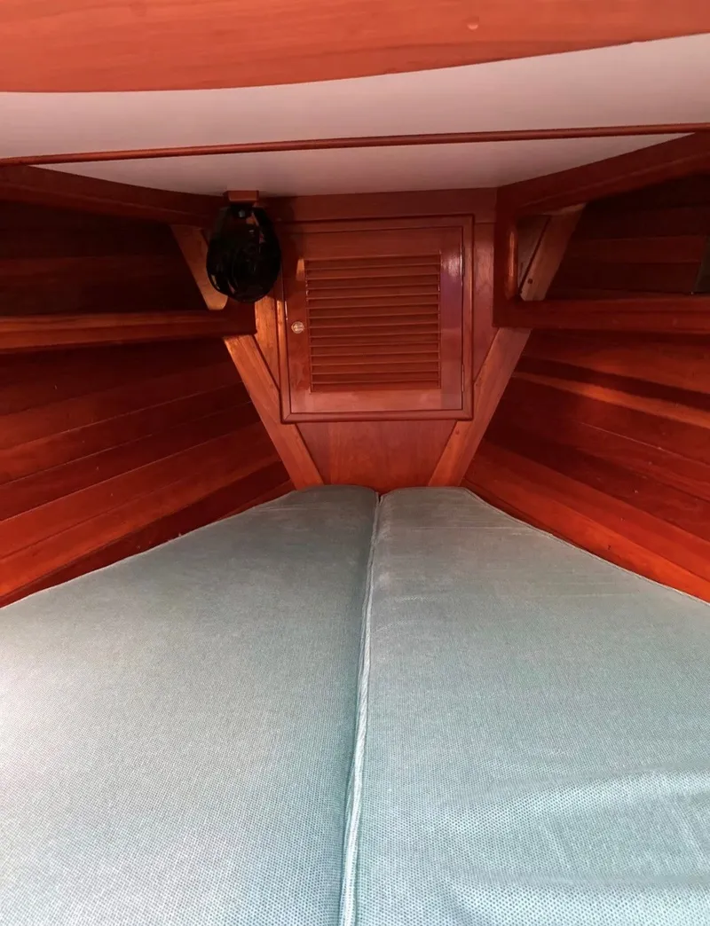 Slide: The Image of Able 42 Custom Yacht 1990 - 37