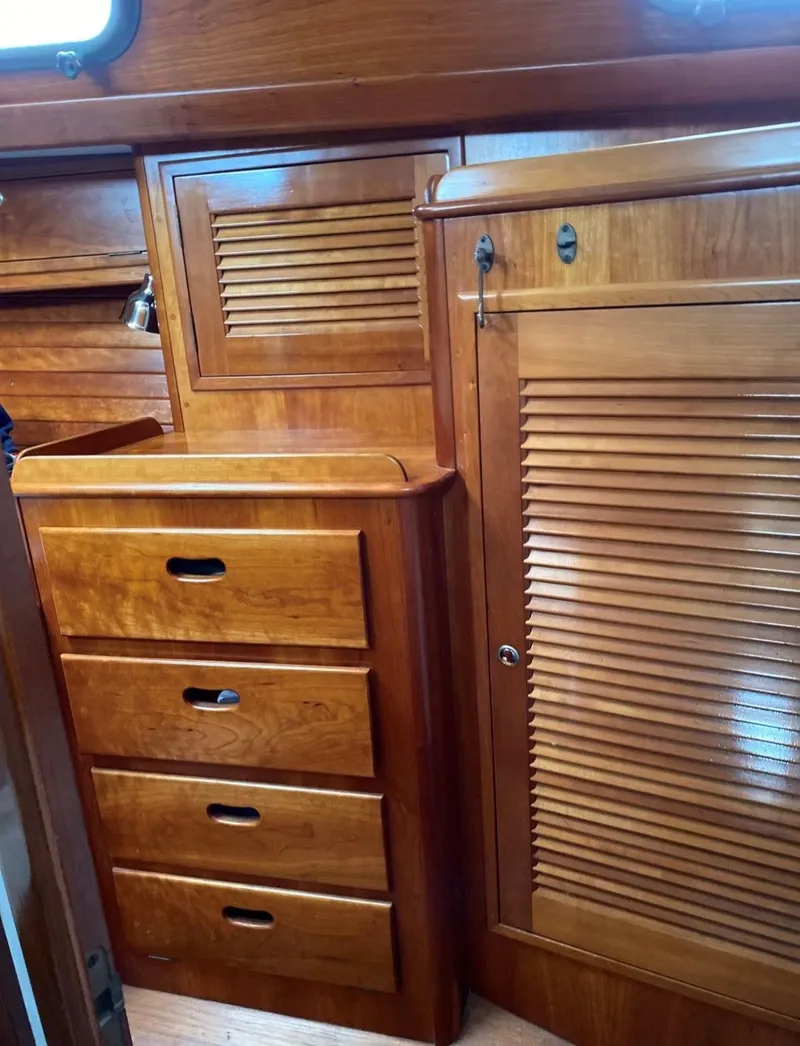 Slide: The Image of Able 42 Custom Yacht 1990 - 40