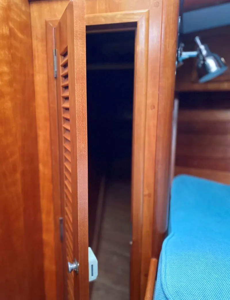 Slide: The Image of Able 42 Custom Yacht 1990 - 47