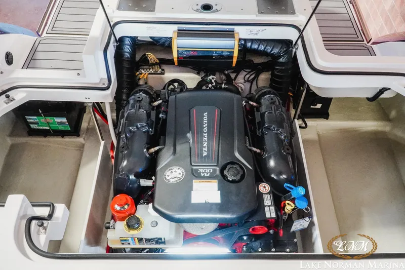 Slide: The Image of 2021 Cobalt R5 boat engine compartment with Volvo Penta 300 V8 engine. - 23