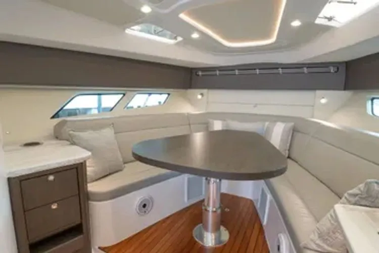 Slide: The Image of 2022 Intrepid 477 Evolution - Image 16 - 16