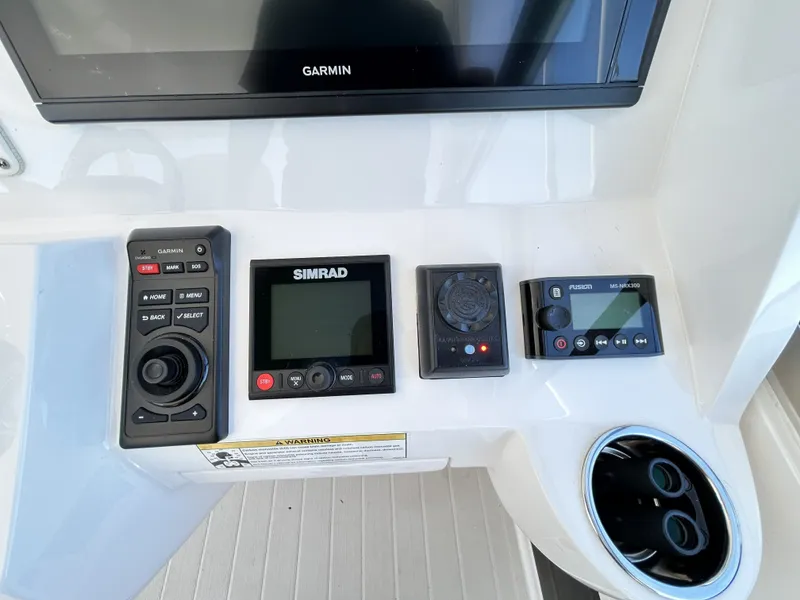 Slide: The Image of Intrepid 475 Sport Yacht 2018 - 75