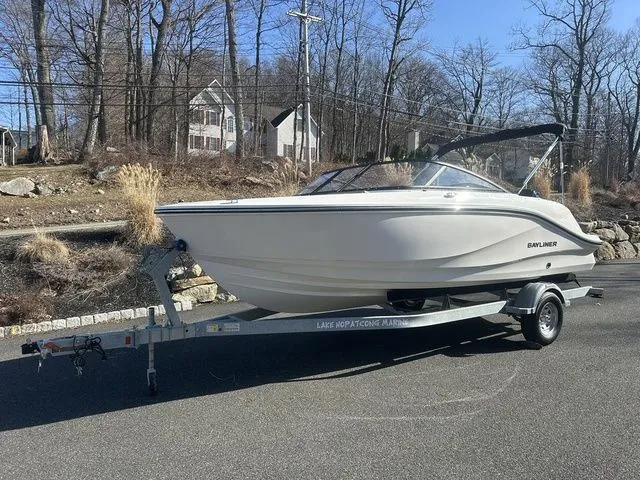 Slide: The Image of Bayliner V20 2026 - 10