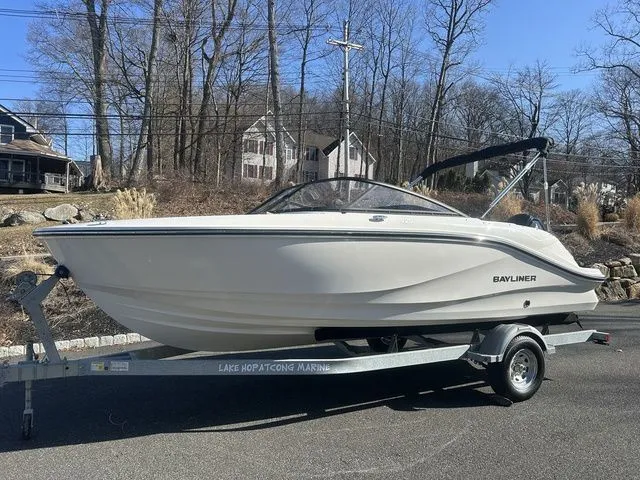 Slide: The Image of Bayliner V20 2026 - 3