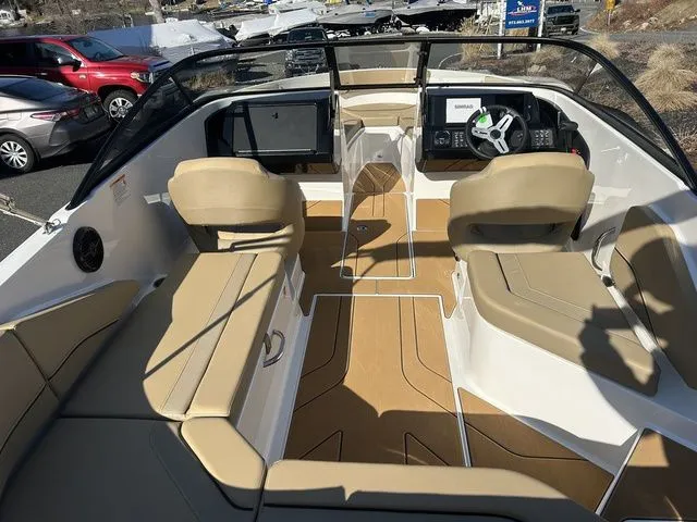 Slide: The Image of Bayliner V20 2026 - 6