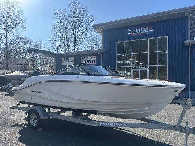 Slide: The Image of Bayliner V20 2026 - 9