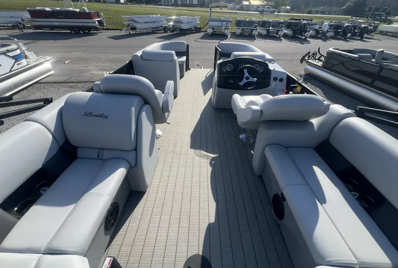 Slide: The Image of Bentley Pontoons Legacy 200 Navigator 2023 - 6