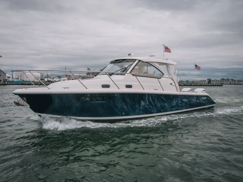 Slide: The Image of Pursuit OS 325 Offshore 2023 - 12