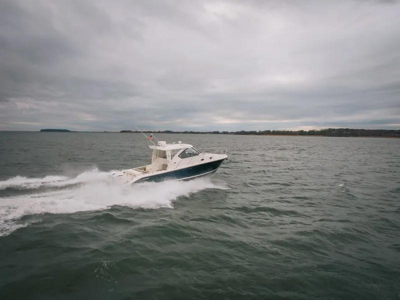 Slide: The Image of Pursuit OS 325 Offshore 2023 - 13